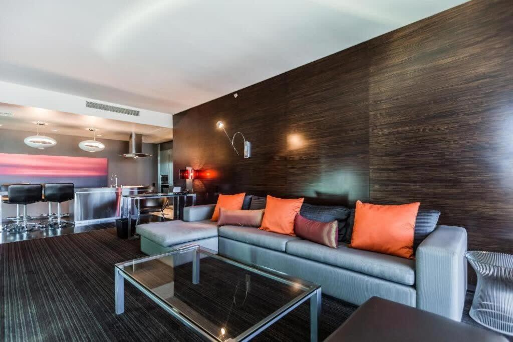 With Stunning Views Balcony Access 23303