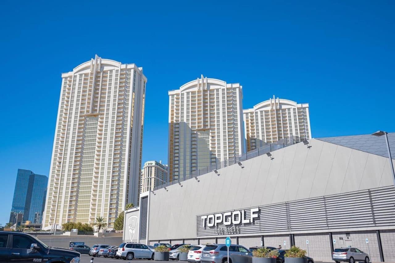 No Fee Stripview Balcony+ Free Valet+ Pool Holiday home Las Vegas