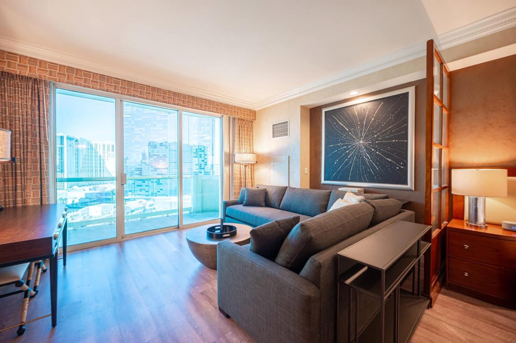 No Fee Stripview Balcony+ Free Valet+ Pool