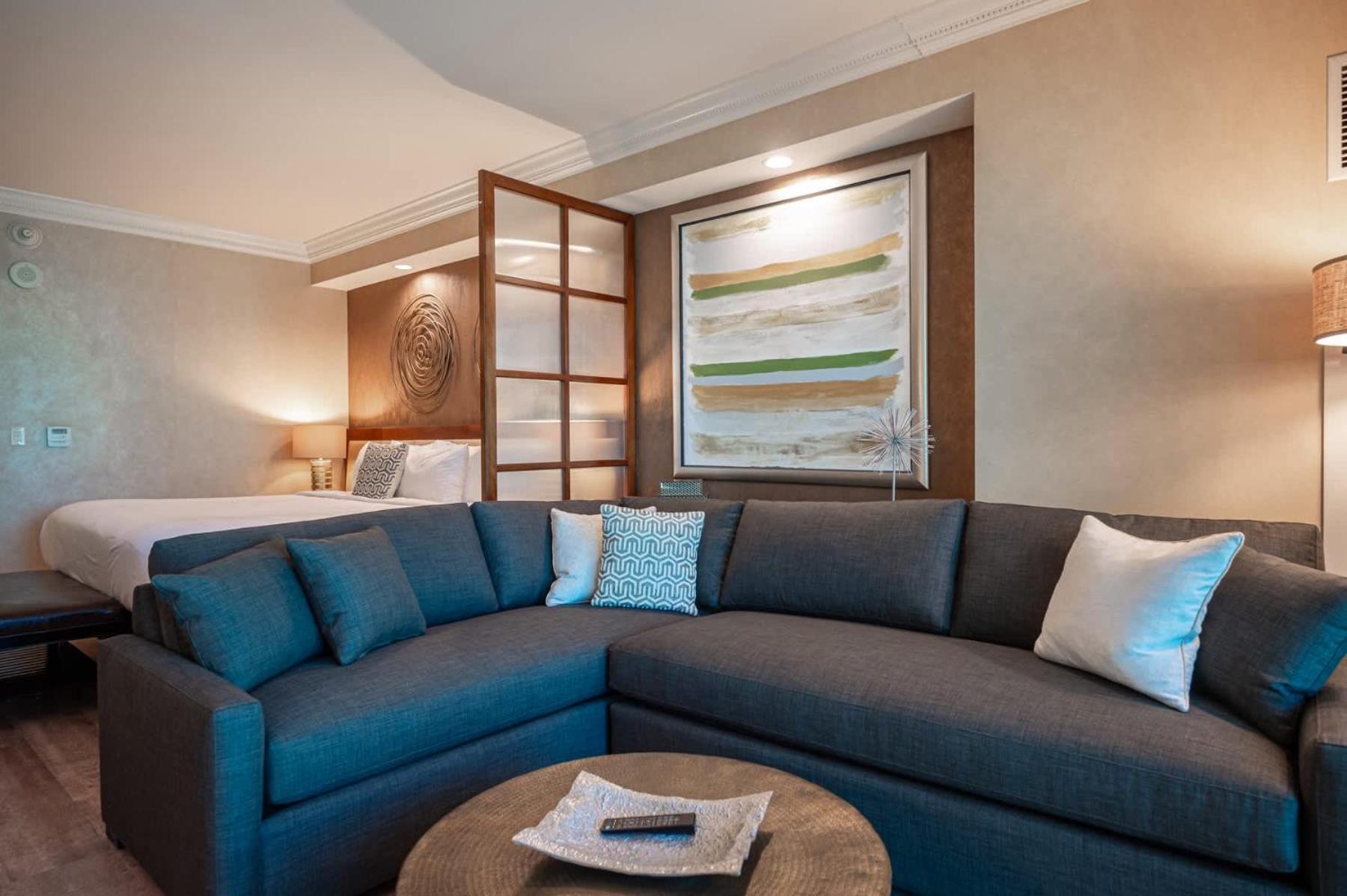No Fee Strip View Balcony+ Valet Parking * Las Vegas