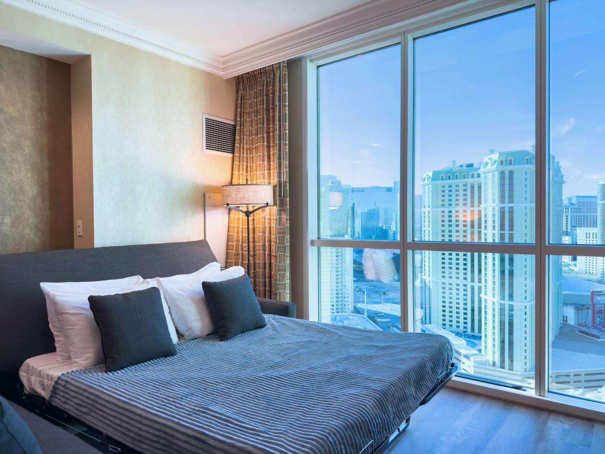 Holiday home No Fee Strip View + Free Valet+ Pool Las Vegas