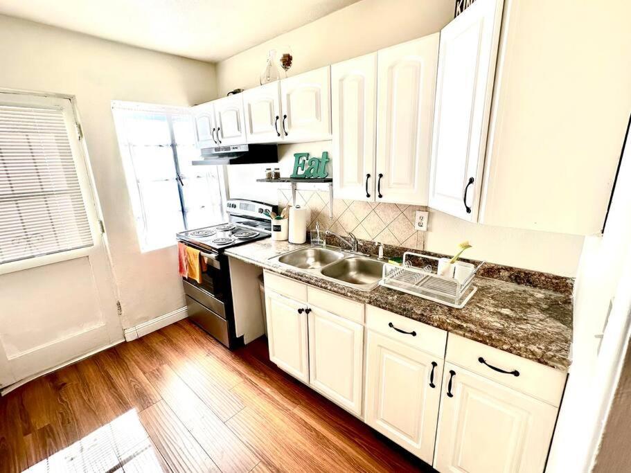 Ferienhaus *free Parking Near Strip Cozy 2br Side: A *