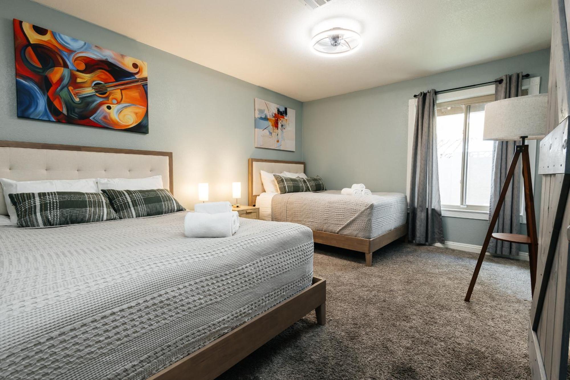Beautiful Spacious 3 Bedroom House Tesla Connect Ferienhaus *