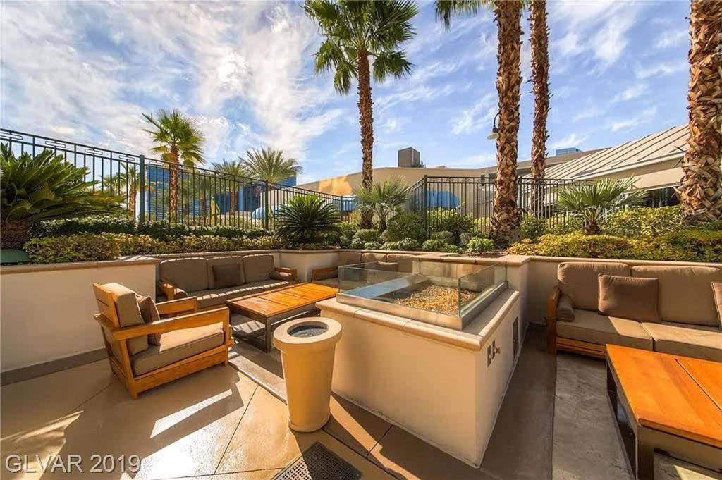 Stunning 1br Strip Views W Balcony 17701 *