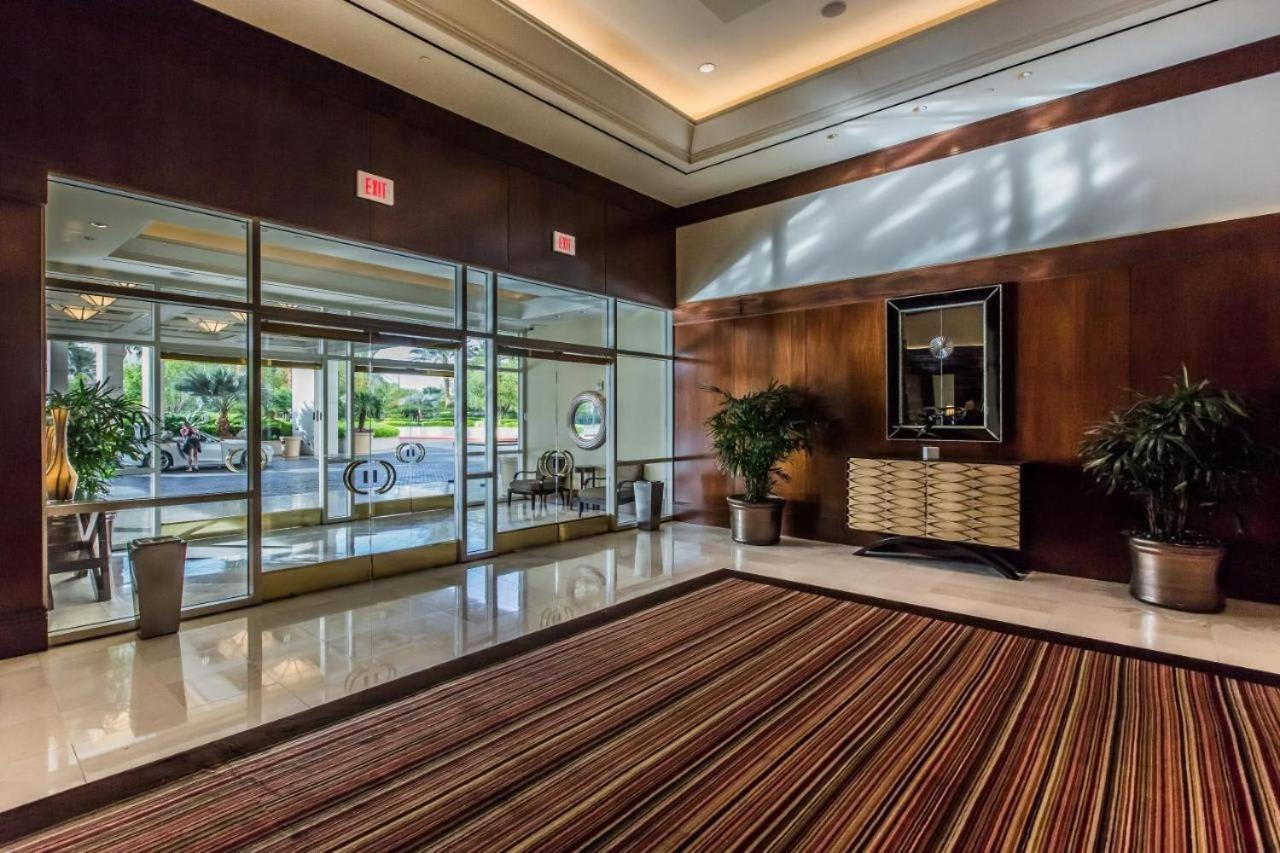 Stunning 1br Strip Views W Balcony 17701 * Las Vegas