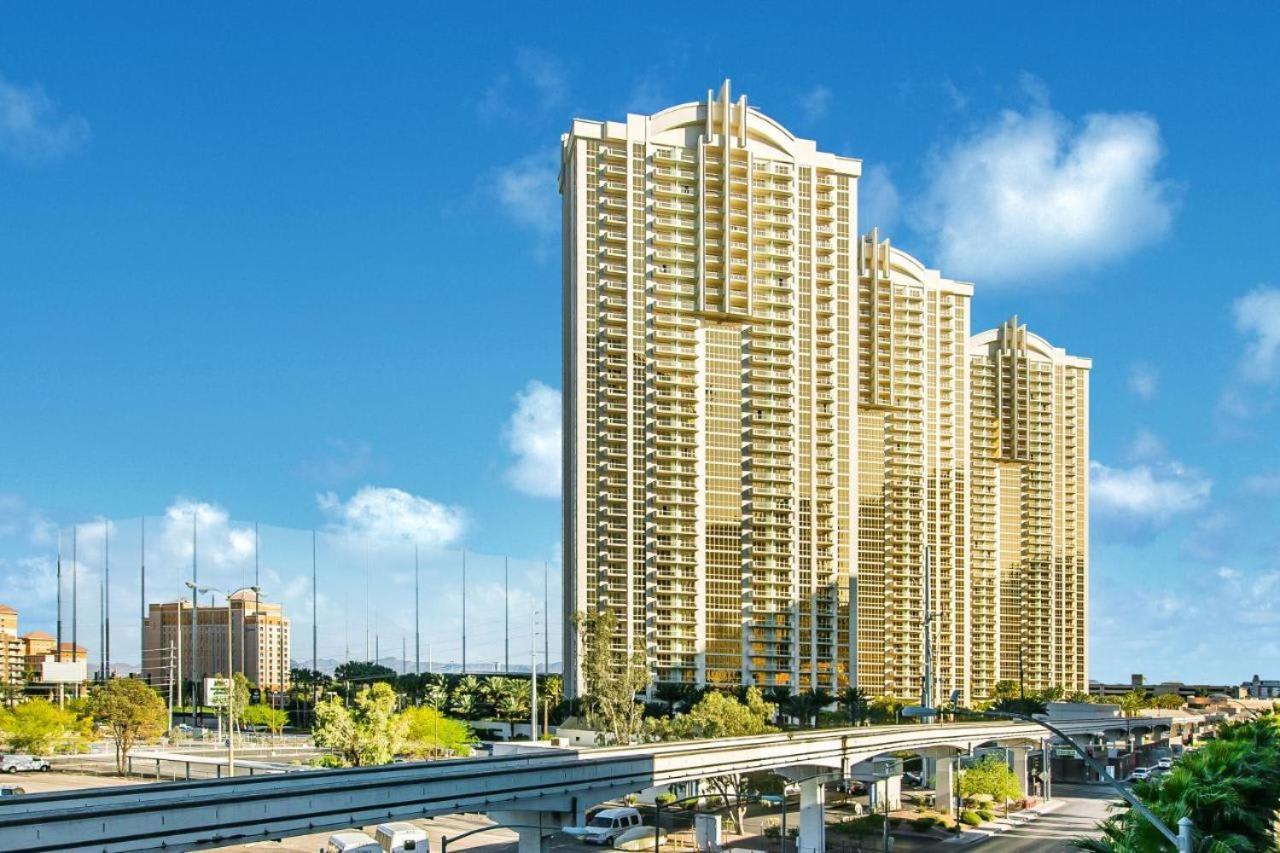 Stunning 1br Strip Views W Balcony 17701 Apartment Las Vegas