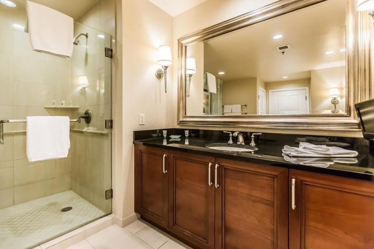 Stunning 1br Strip Views W Balcony 17701 * Las Vegas
