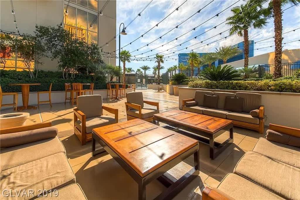 Strip View Penthouse Balcony 37617 Ferienhaus *