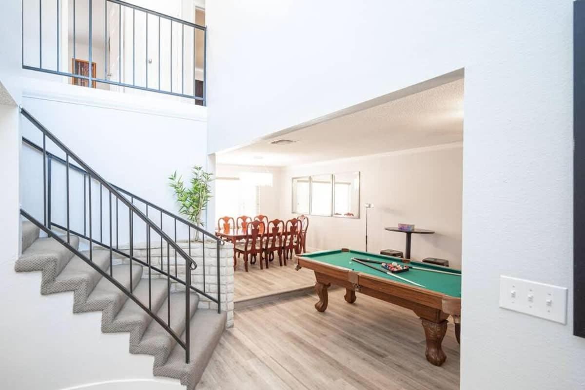 Vibrant Vegas Getaway W Pool Close To The Strip Las Vegas