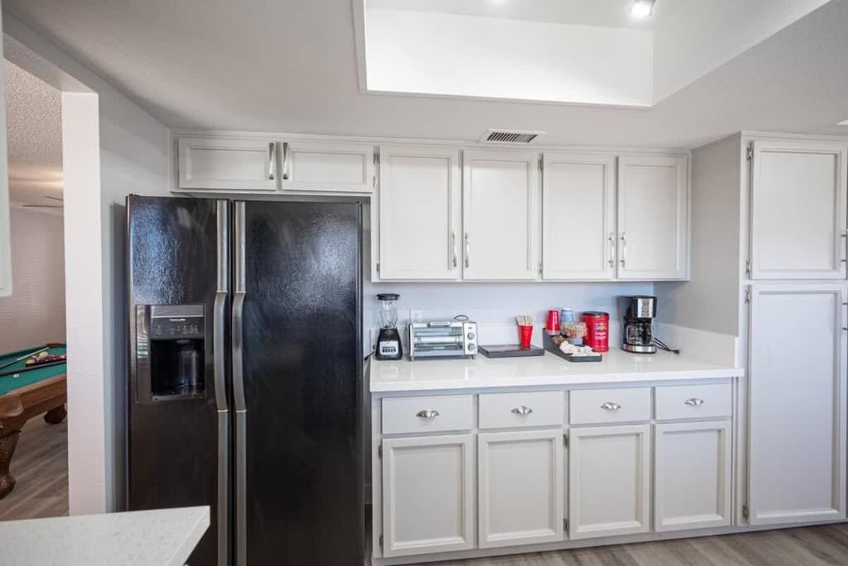 Vibrant Vegas Getaway W Pool Close To The Strip Holiday home Las Vegas