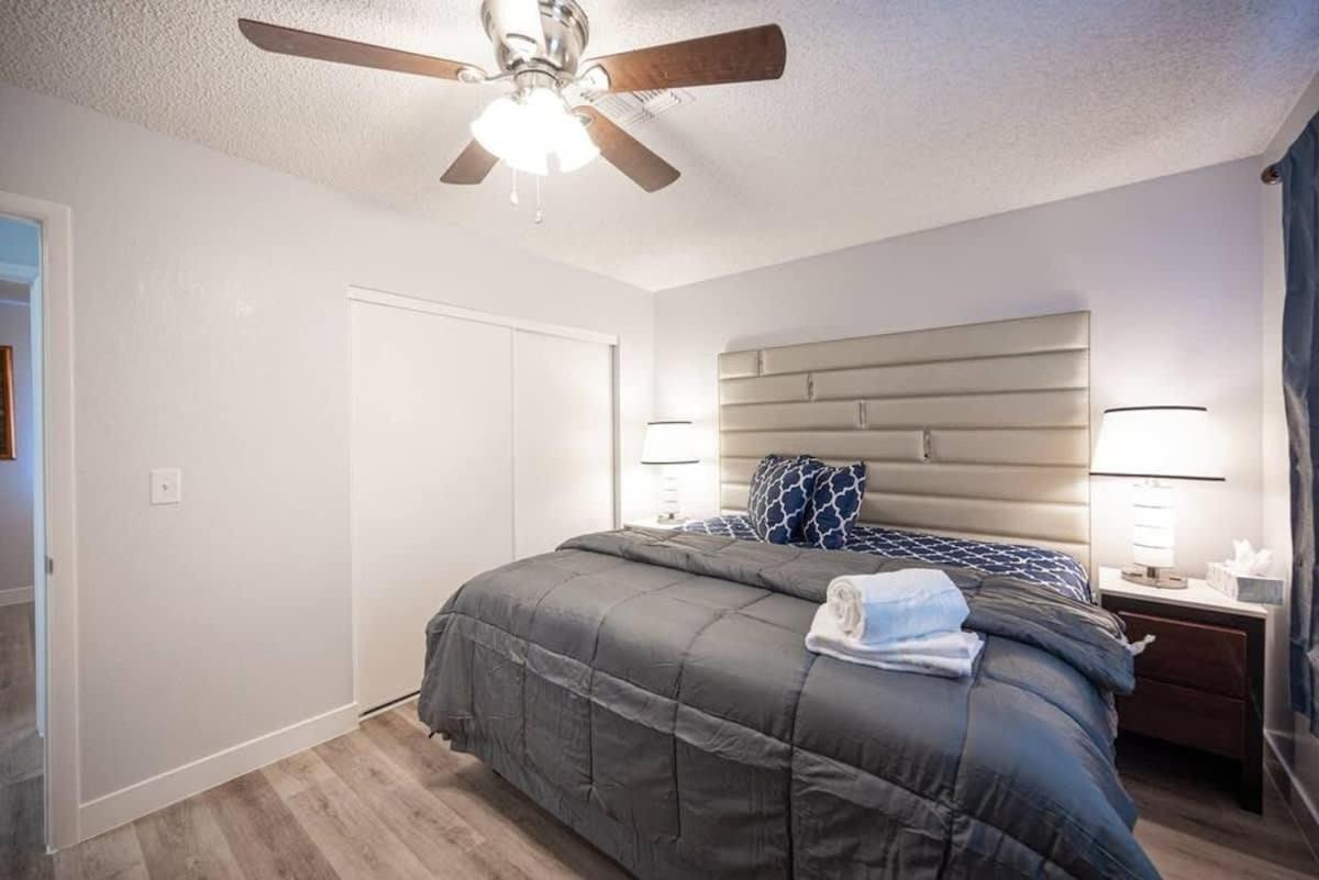Vibrant Vegas Getaway W Pool Close To The Strip Las Vegas