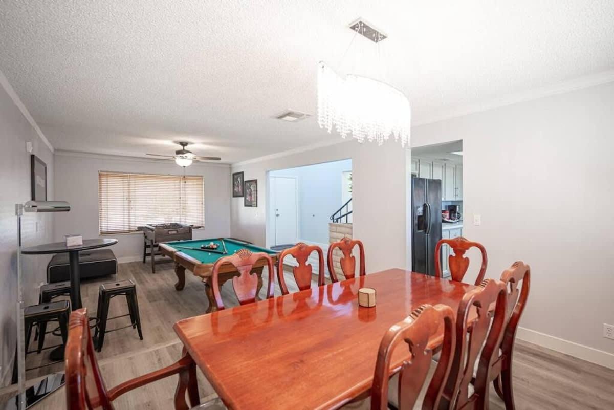 Vibrant Vegas Getaway W Pool Close To The Strip Holiday home *