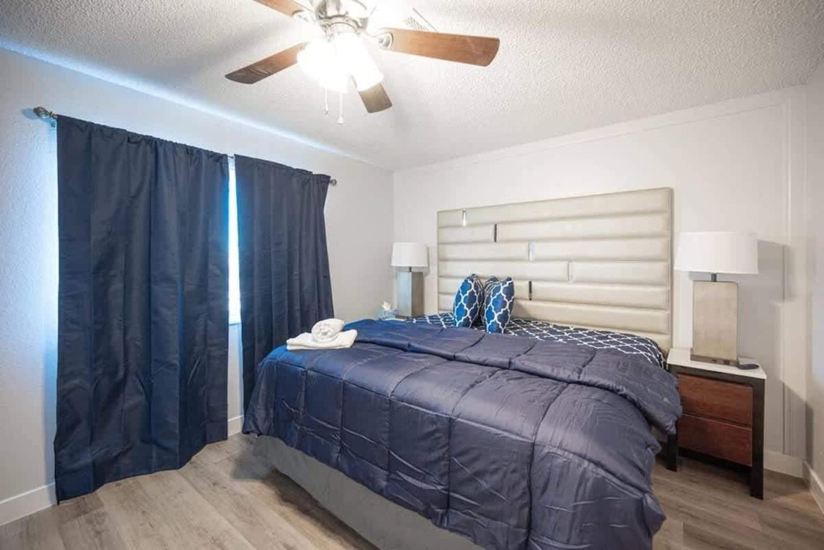 Vibrant Vegas Getaway W Pool Close To The Strip Holiday home