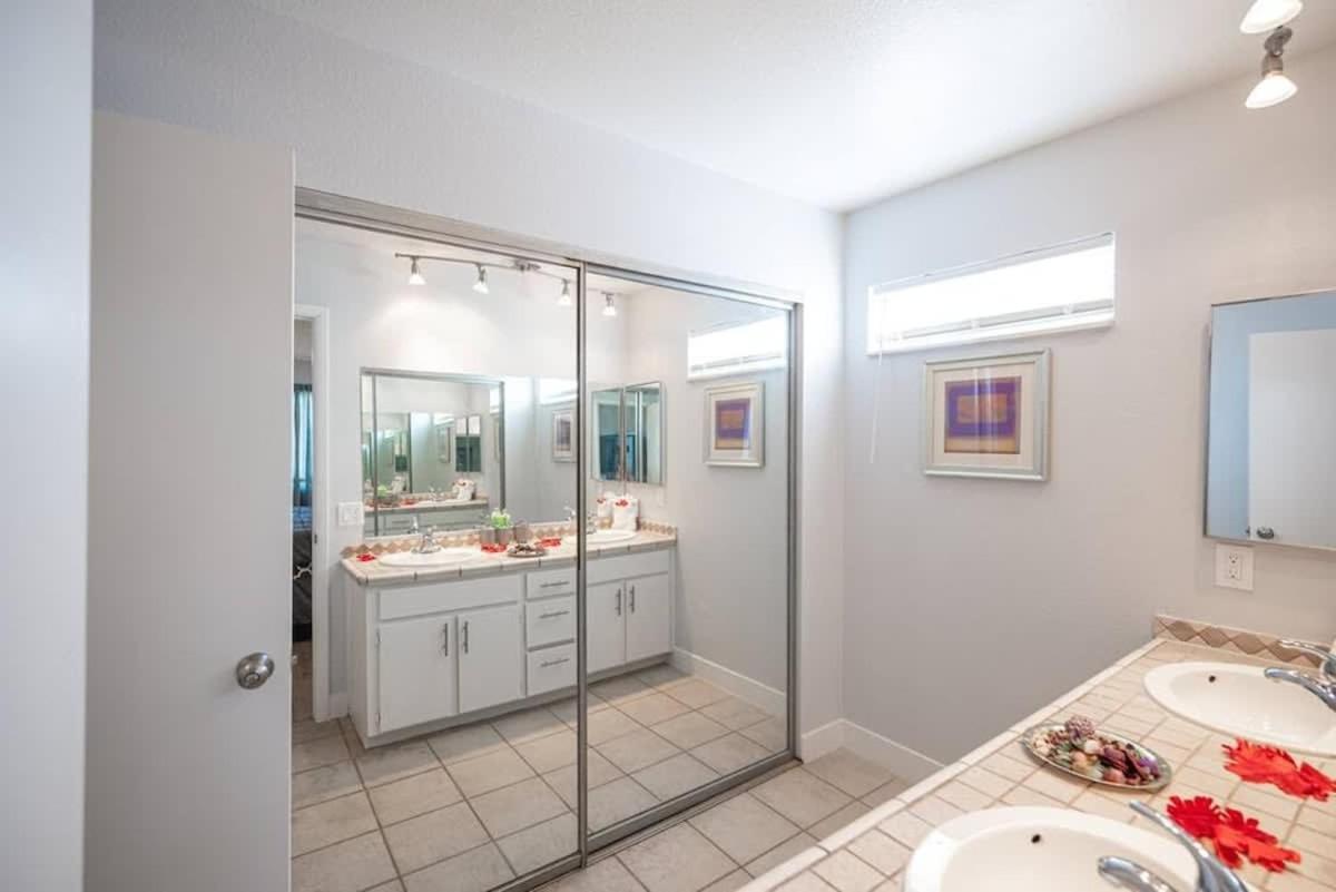 Vibrant Vegas Getaway W Pool Close To The Strip Holiday home *