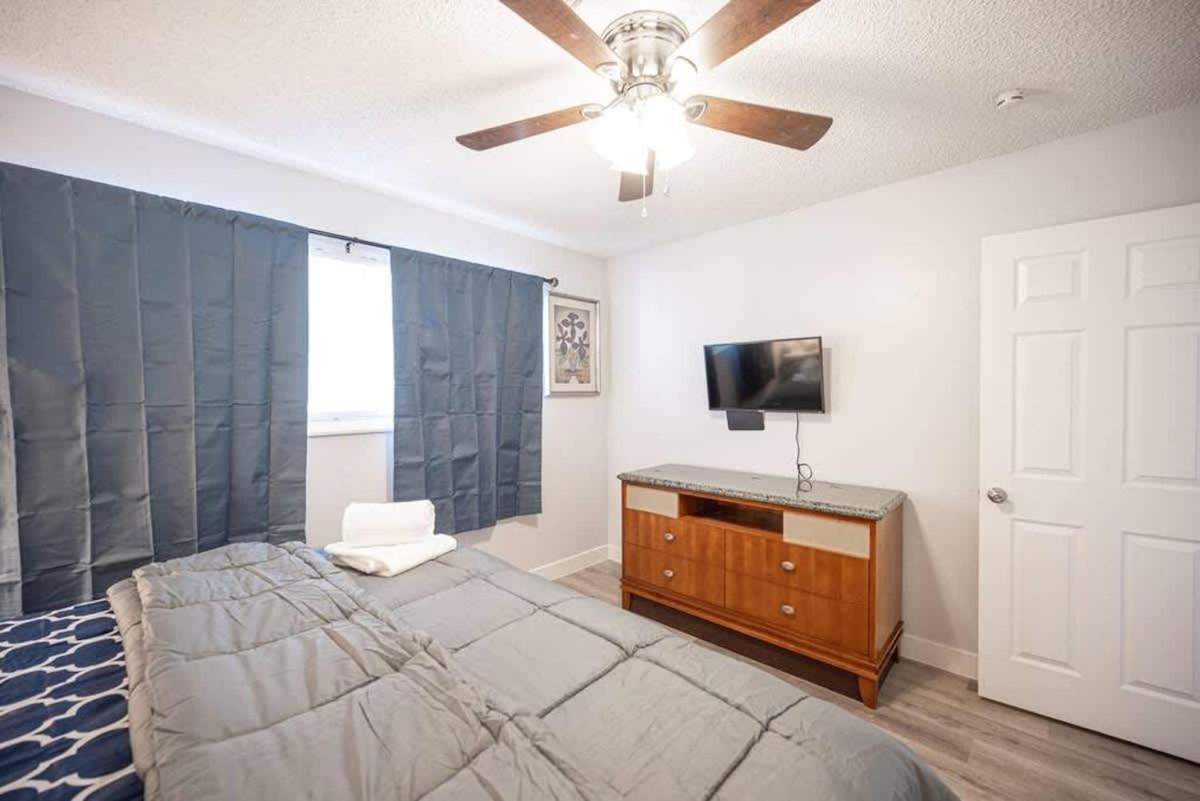 Vibrant Vegas Getaway W Pool Close To The Strip * Las Vegas