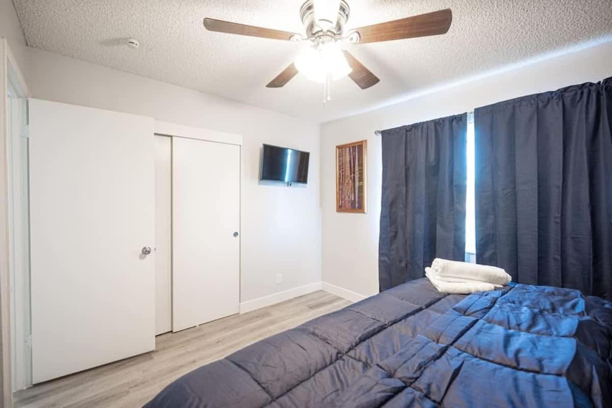 Vibrant Vegas Getaway W Pool Close To The Strip Las Vegas