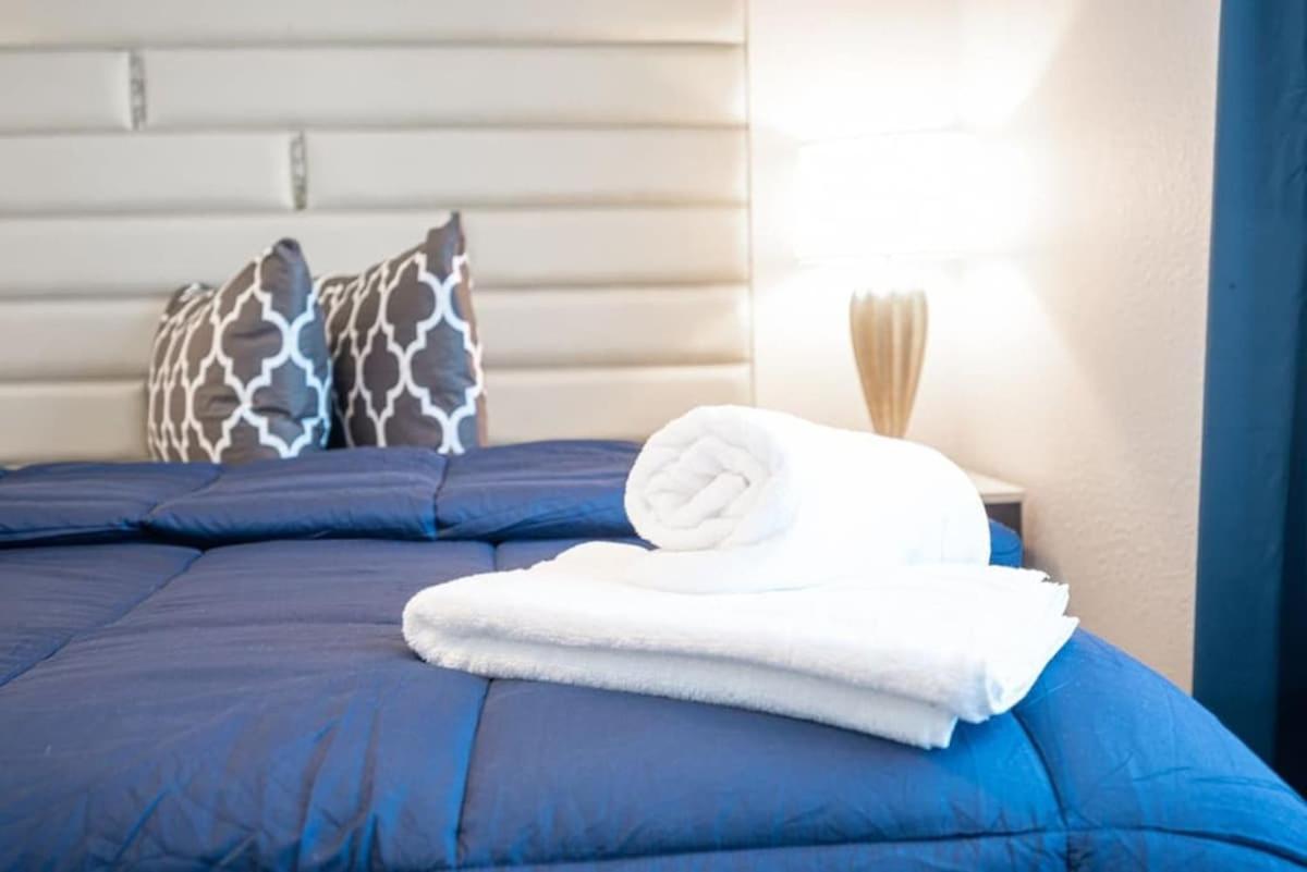 Holiday home Vibrant Vegas Getaway W Pool Close To The Strip