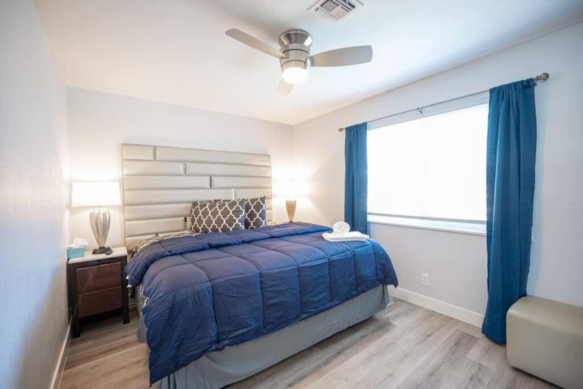 Vibrant Vegas Getaway W Pool Close To The Strip Holiday home Las Vegas