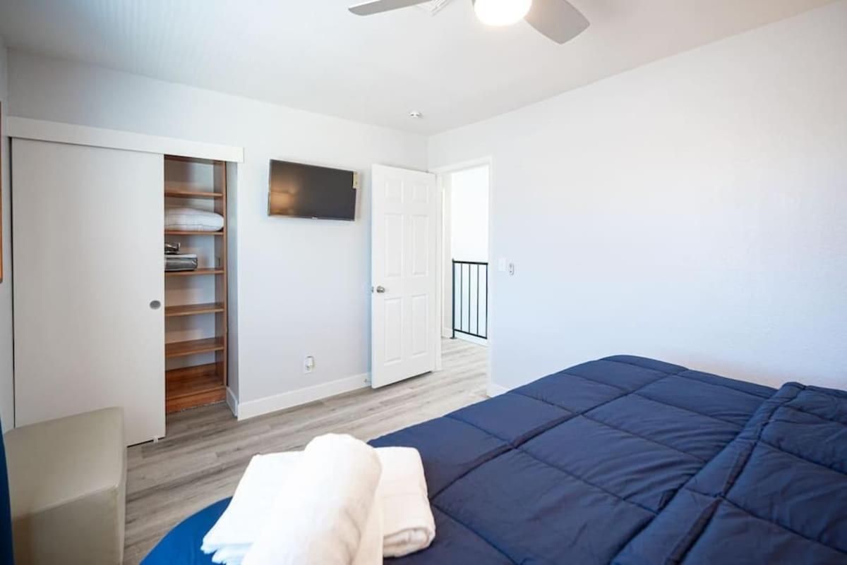 Vibrant Vegas Getaway W Pool Close To The Strip Holiday home *