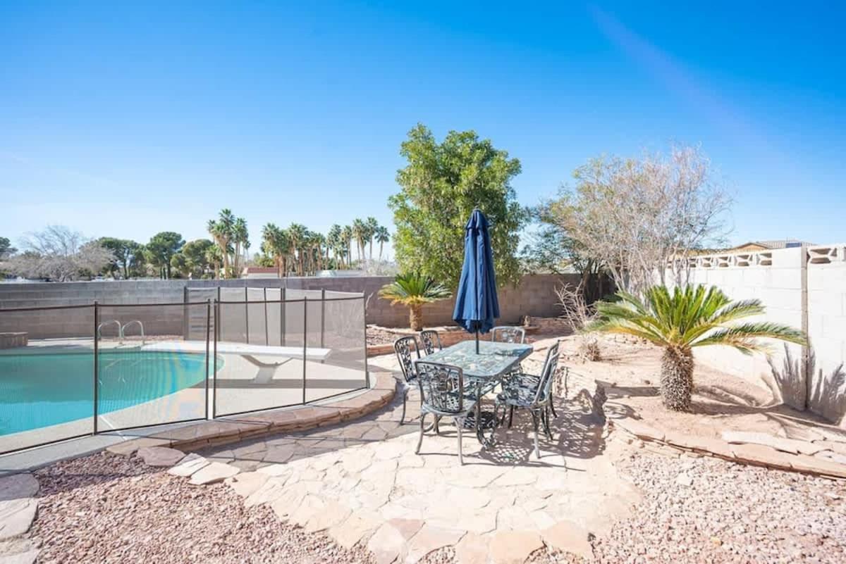 Vibrant Vegas Getaway W Pool Close To The Strip Las Vegas