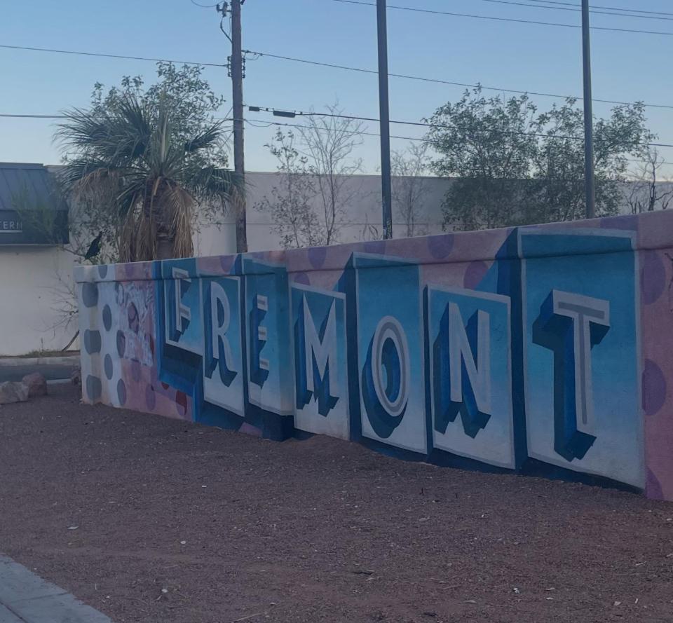 Vegas Diamond In The Ruff! 5 Minutes To Fremont *