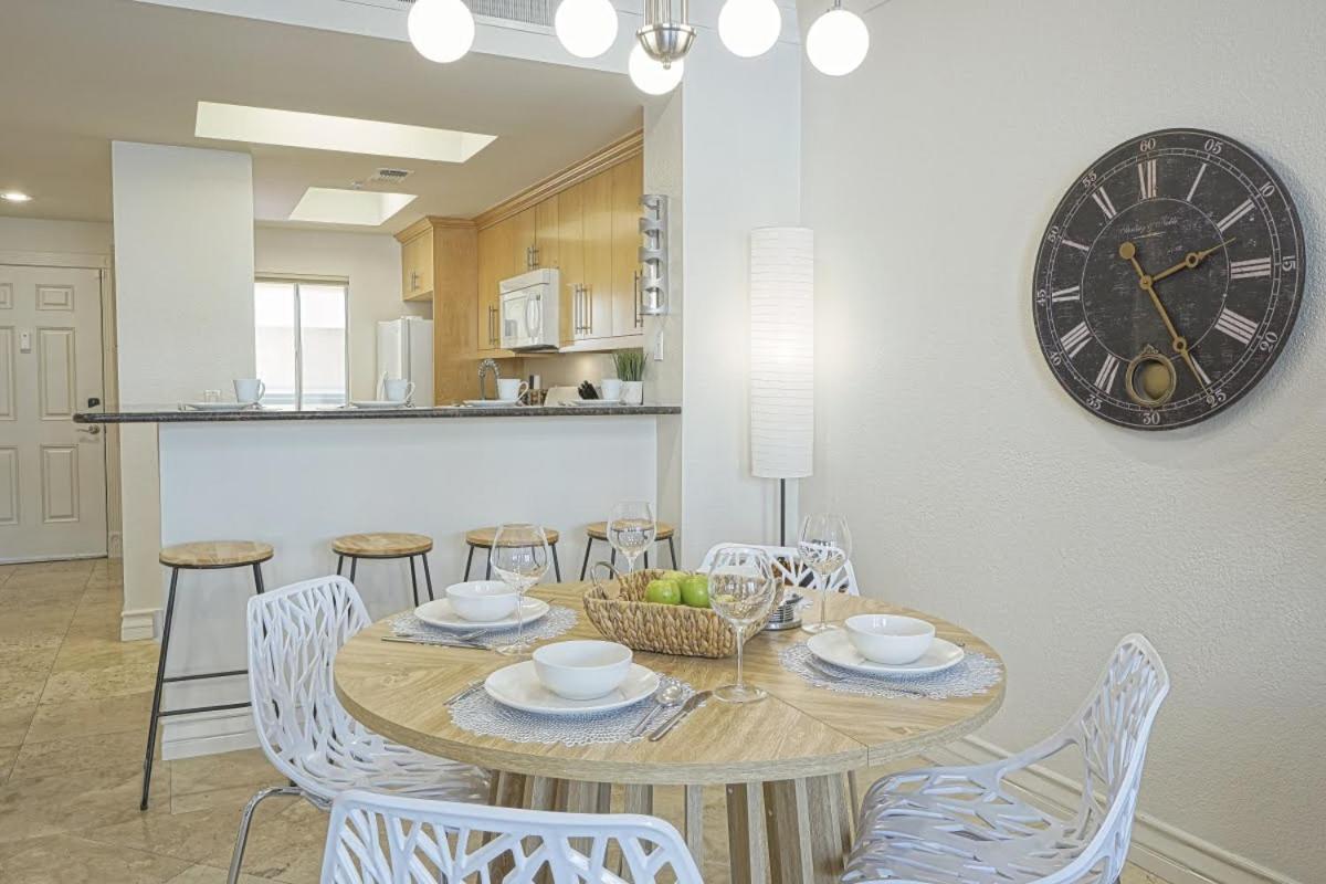 Dwell Descans - Restful Haven Steps To Vegas Strip Apartment *