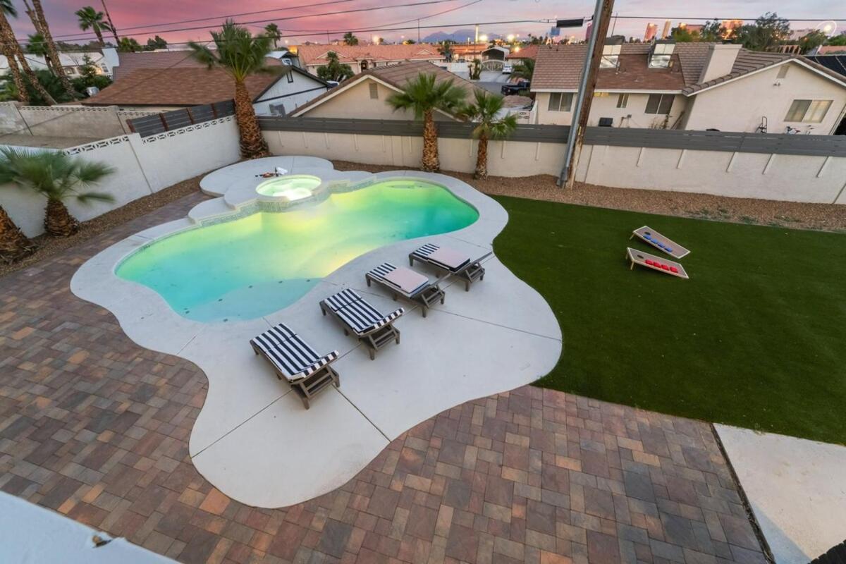 Holiday home Big Groups, Heated Pool, 10 Mins To Strip, Games Las Vegas