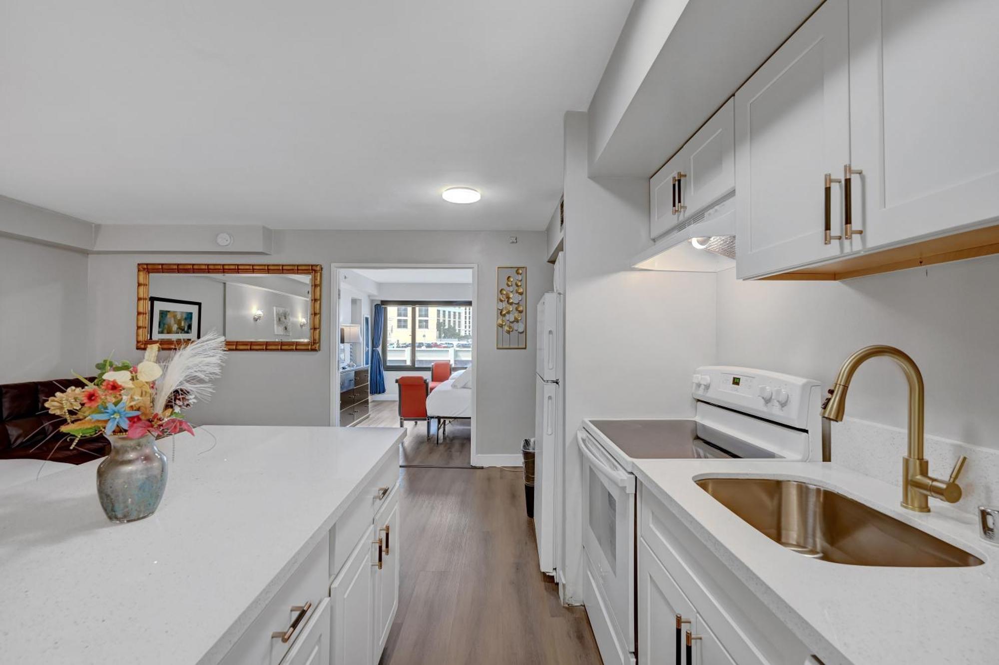 Apartment Together In Style - 1 Bedroom With View 656 *