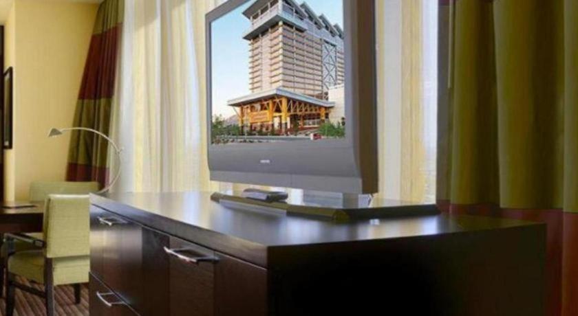Resort Eastside Cannery Casino