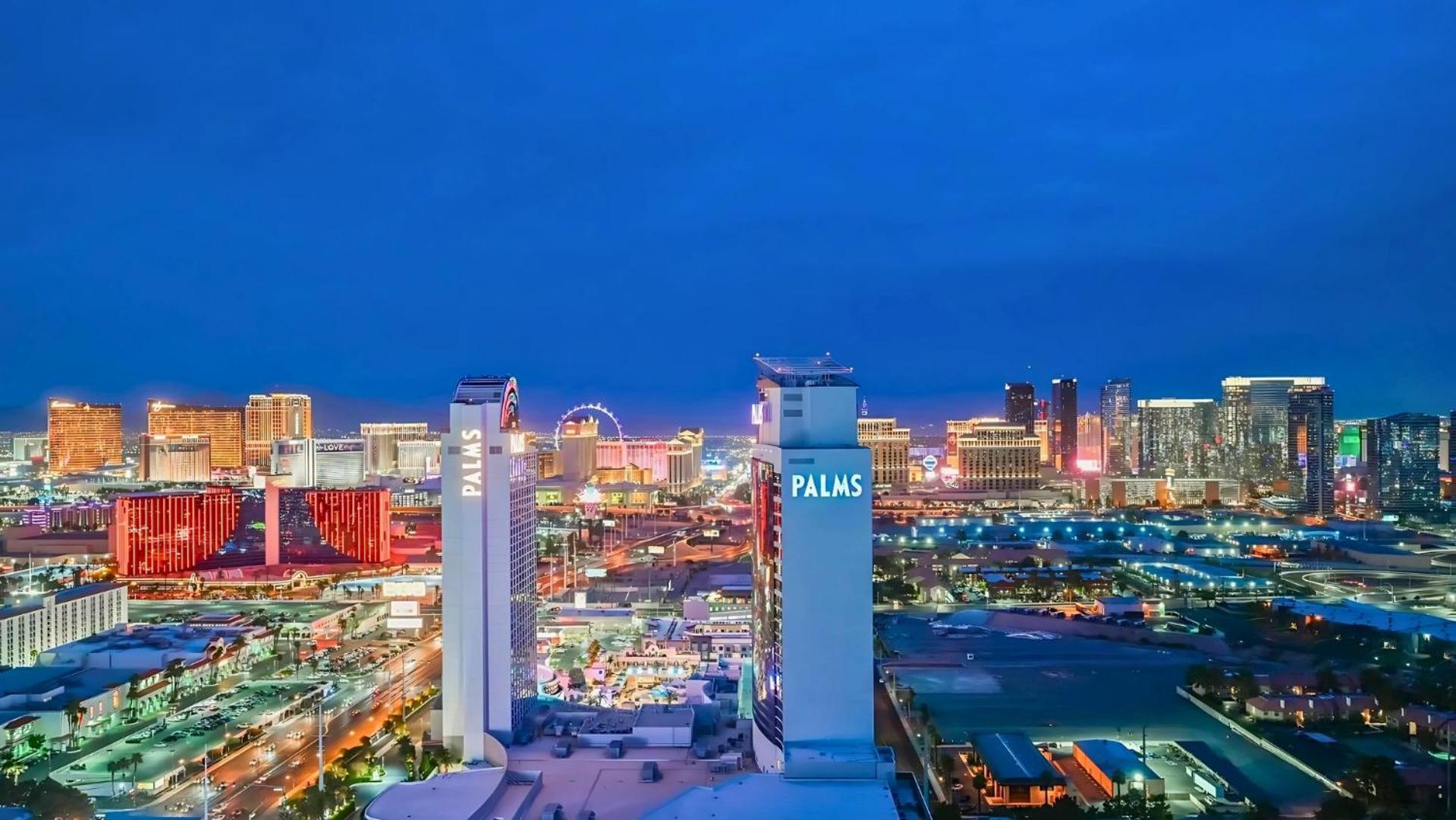 Vista Balcony Collection - Stripsuite Palms Place Hotel, & Casino Hotel 4*