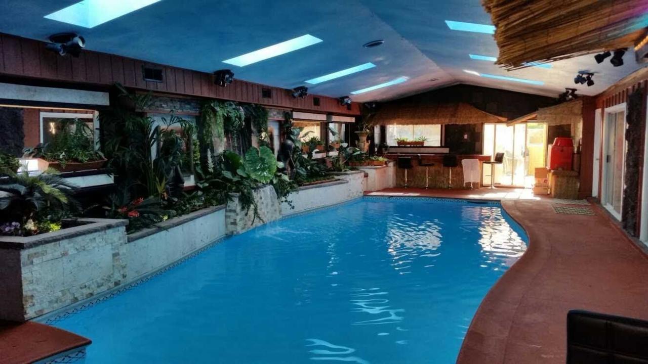 The Dean Martin Downtown Holiday home