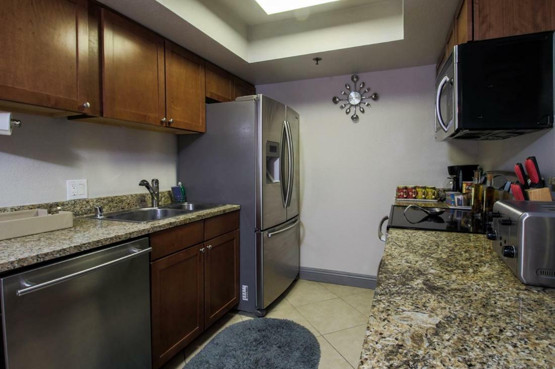 Apartment Strip View Luxury