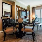 Signature Suites By Voyargo - 1Br Suites W Balcony