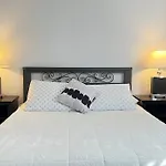 Mickelyn House- 5 Bedroom 3 Bath 5 Minutes To Speedway 18 Min To Strip