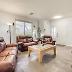Desert Escape With Pool Oasis Near Golfing And Vegas!