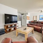 Desert Escape With Pool Oasis Near Golfing And Vegas!
