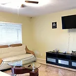 Grand Home Sleeps 16Ppl