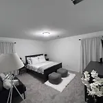 New, And Modern Home Close To The Strip