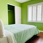 Central Lv 7Bed 5Bd 3Ba Gem