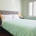 Central Lv 7Bed 5Bd 3Ba Gem