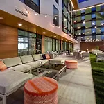 Hampton Inn & Suites Las Vegas Convention Center