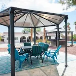 Your Private, Luxurious & Large Oasis-4 Suites