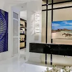 Exquisite High-Rise Condo With Panoramic View