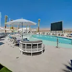 Landing At The Ellison - 2 Bedrooms In Rhodes Ranch