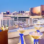 Springhill Suites By Marriott Las Vegas Convention Center