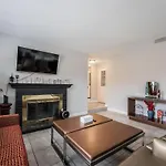 Vegas Elegance Fun And Cozy Escape All You Need