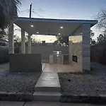 Charming And Cozy Place