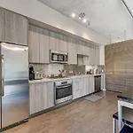Studio High-Rise In Downtown Vegas