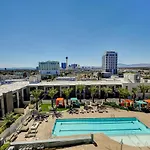 Studio High-Rise In Downtown Vegas