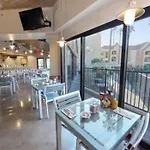 Family Friendly 2Bd Condo With Resort Setting Near